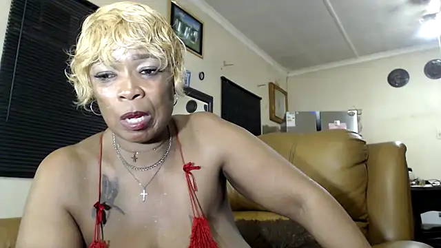 Gucci Bx online show from February 4, 7:31 pm