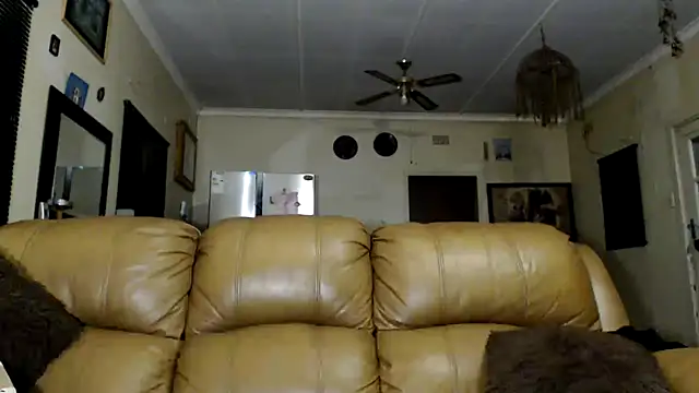 Gucci Bx online show from March 5, 9:43 pm