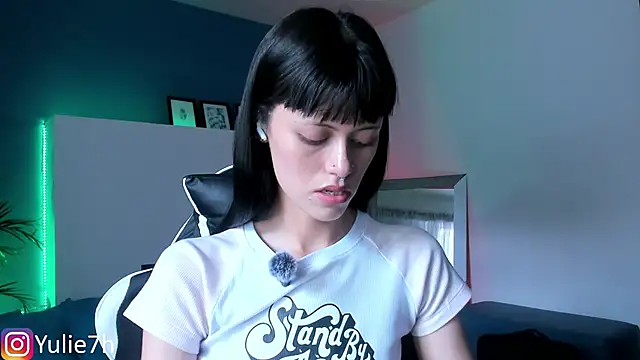  Jessy Moon  online show from October 4, 8:21 pm