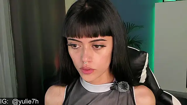  Jessy Moon  online show from November 15, 7:40 pm