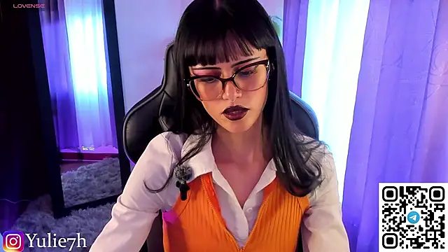 Jessy Moon  online show from May 9, 9:29 pm