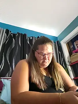 Snapshot of SexyNikki6969 chatting on September 23, 9:33 pm SexyNikki6969 online show from September 23, 9:33 pm