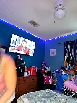 SexyNikki6969 online show from April 9, 1:28 pm