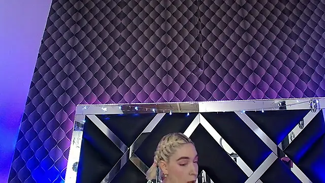 Snapshot of victoriaa_lee_ chatting on July 12, 6:53 pm victoriaa lee online show from July 12, 6:53 pm