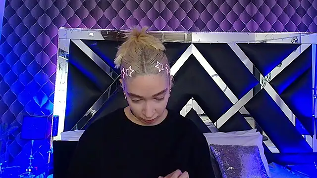 Snapshot of victoriaa_lee_ chatting on February 16, 7:12 pm victoriaa lee online show from February 16, 7:12 pm