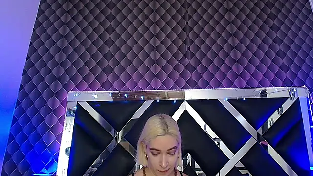 Snapshot of victoriaa_lee_ chatting on July 11, 7:14 pm victoriaa lee online show from July 11, 7:14 pm