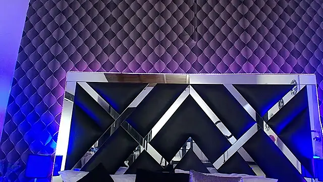 victoriaa lee  online show from November 29, 7:25 pm