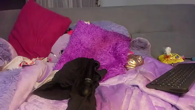 Mia damm online show from March 3, 7:03 am