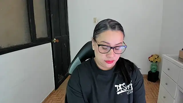 Snapshot of smile_sweetpao chatting on October 17, 12:40 pm smile sweetpao online show from October 17, 12:40 pm