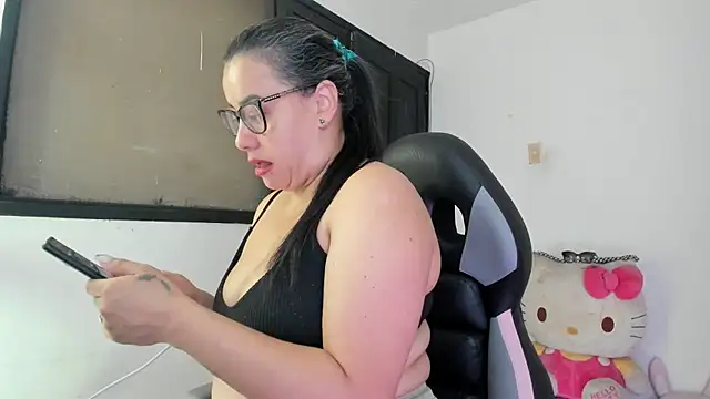 Snapshot of smile_sweetpao chatting on February 27, 12:01 pm smile sweetpao online show from February 27, 12:01 pm