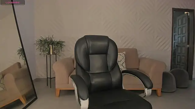 RenataReyes online show from March 29, 5:36 pm