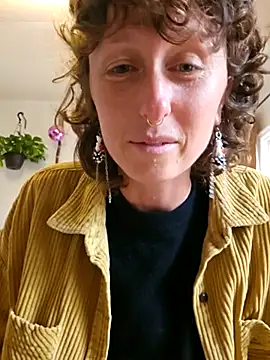 Snapshot of mossy_kiss chatting on November 30, 6:52 pm mossy kiss online show from November 30, 6:52 pm