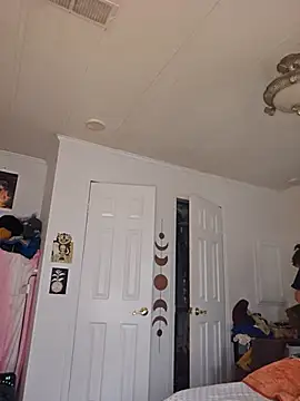 Snapshot of mossy_kiss chatting on November 2, 6:02 pm mossy kiss online show from November 2, 6:02 pm