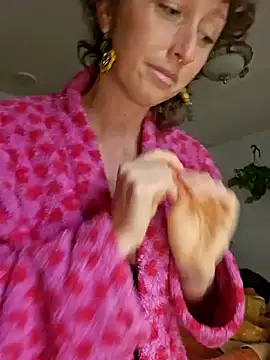 Snapshot of mossy_kiss chatting on October 24, 4:17 pm mossy kiss online show from October 24, 4:17 pm