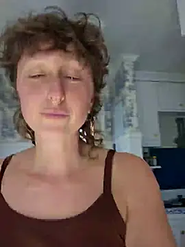 Snapshot of mossy_kiss chatting on February 17, 6:28 pm mossy kiss online show from February 17, 6:28 pm