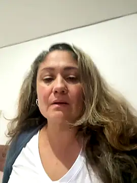 Snapshot of gabiTetas chatting on October 10, 10:21 pm gabiTetas online show from October 10, 10:21 pm