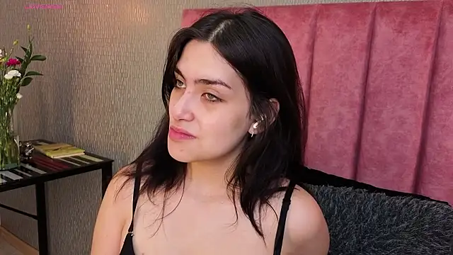 Alexa Thaylor  online show from February 26, 3:45 pm