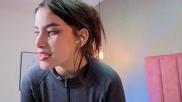 Alexa Thaylor  online show from January 11, 9:44 pm