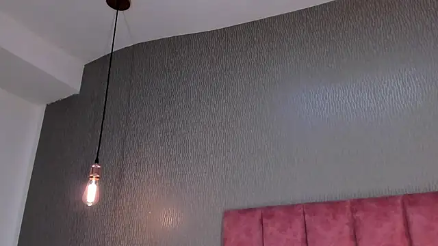 Alexa Thaylor  online show from October 28, 3:11 pm