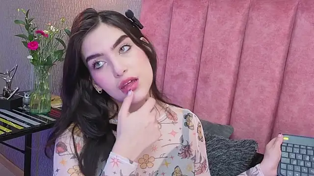 Alexa Thaylor  online show from February 24, 3:35 pm