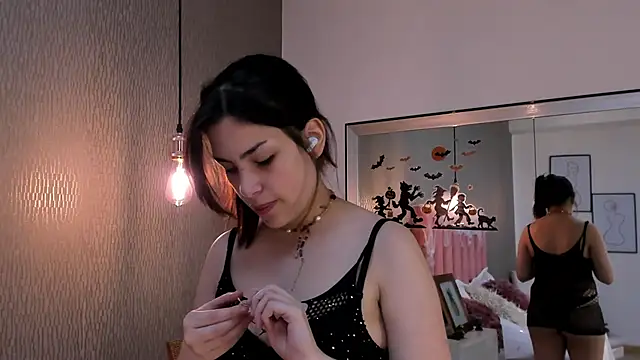 Alexa Thaylor  online show from October 12, 7:37 pm