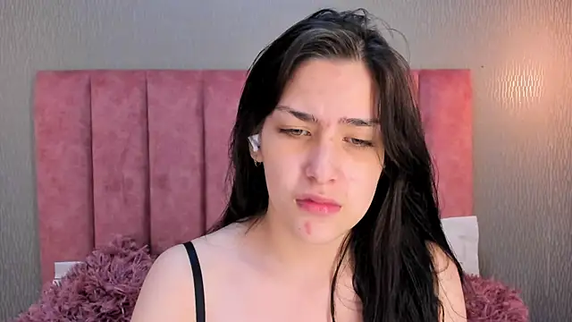 Alexa Thaylor  online show from October 18, 3:25 pm