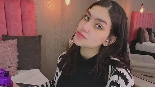 Alexa Thaylor  online show from April 8, 3:02 pm