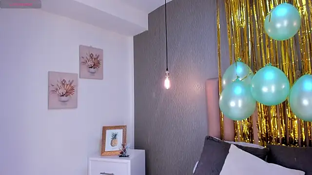 Alexa Thaylor  online show from March 17, 6:42 pm