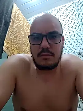 RobertoBuzios22 online show from December 15, 6:26 pm