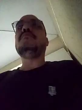 RobertoBuzios22 online show from November 4, 1:48 pm