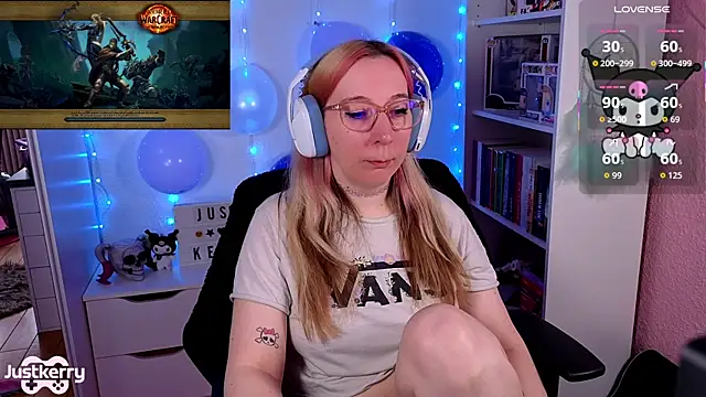 Snapshot of JustKerry chatting on November 21, 10:03 am JustKerry online show from November 21, 10:03 am