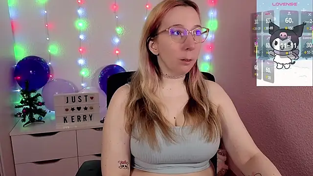 Snapshot of JustKerry chatting on November 25, 8:58 am JustKerry online show from November 25, 8:58 am