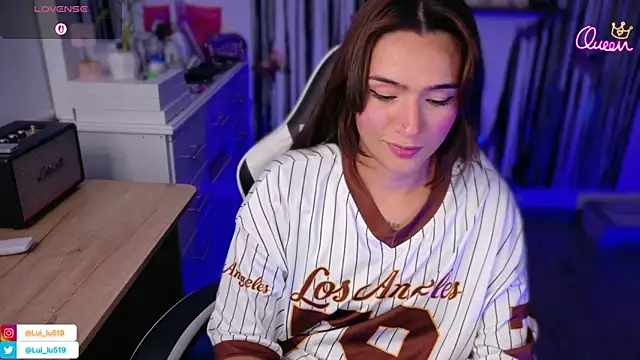 ImLui lu online show from April 14, 10:15 pm