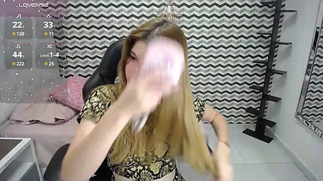 Snapshot of LILAFAVE chatting on February 15, 12:22 pm LILAFAVE online show from February 15, 12:22 pm