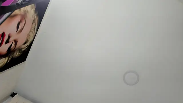 Snapshot of sarita_loven chatting on December 17, 4:39 am sarita loven online show from December 17, 4:39 am