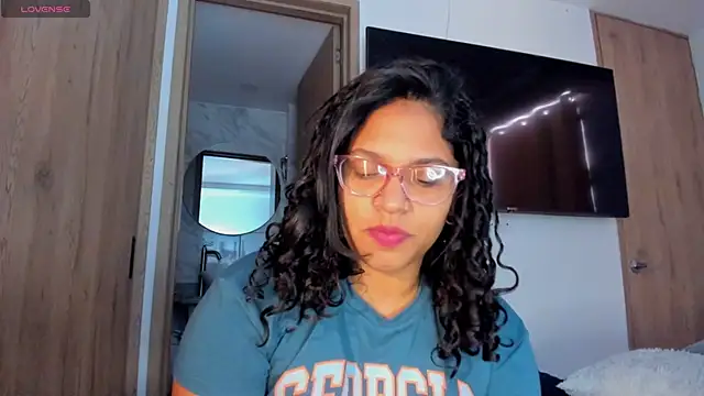 Snapshot of iriss_25 chatting on June 10, 3:35 pm iriss 25 online show from June 10, 3:35 pm