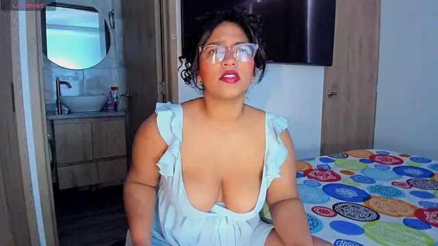Snapshot of iriss_25 chatting on June 11, 2:03 pm iriss 25 online show from June 11, 2:03 pm