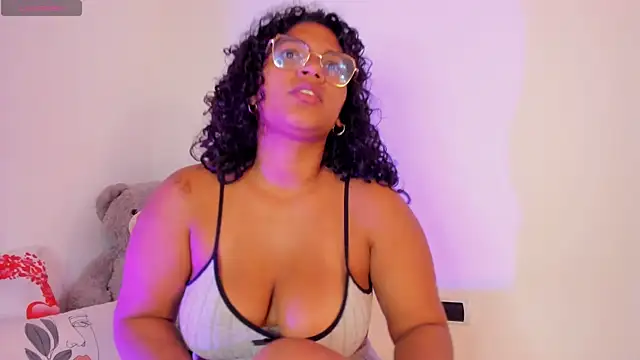 Snapshot of iriss_25 chatting on November 10, 11:48 am iriss 25 online show from November 10, 11:48 am