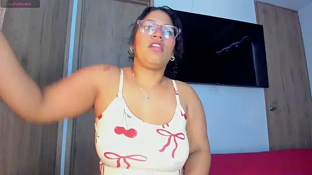 Snapshot of iriss_25 chatting on June 16, 11:10 am iriss 25 online show from June 16, 11:10 am