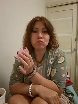 Snapshot of ROXOLANAA_SEXY chatting on October 4, 8:43 pm ROXOLANAA SEXY online show from October 4, 8:43 pm