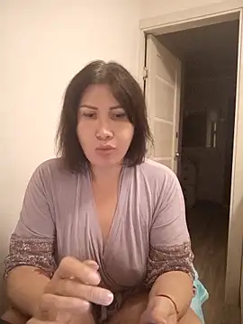 Snapshot of ROXOLANAA_SEXY chatting on September 13, 9:26 pm ROXOLANAA SEXY online show from September 13, 9:26 pm