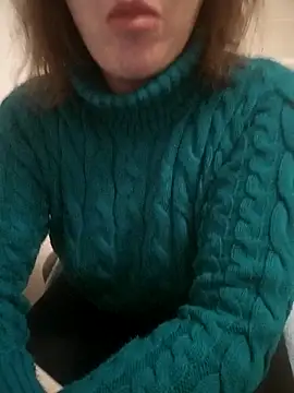 Snapshot of ROXOLANAA_SEXY chatting on October 16, 4:15 pm ROXOLANAA SEXY online show from October 16, 4:15 pm