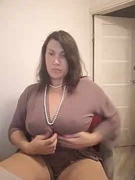 Snapshot of ROXOLANAA_SEXY chatting on July 11, 5:57 pm ROXOLANAA SEXY online show from July 11, 5:57 pm