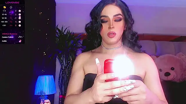 Snapshot of Sophiesweet5 chatting on February 24, 7:09 am Sophiesweet5 online show from February 24, 7:09 am