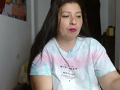 Snapshot of Victoriaevans1 chatting on June 4, 5:50 pm Victoriaevans1 online show from June 4, 5:50 pm
