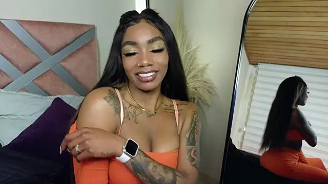 Snapshot of emely_brandon chatting on February 13, 2:56 am emely brandon online show from February 13, 2:56 am
