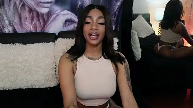 Snapshot of emely_brandon chatting on September 24, 9:16 am emely brandon online show from September 24, 9:16 am