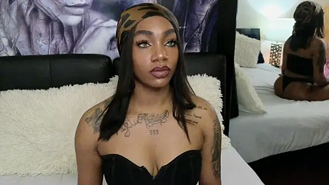 Snapshot of emely_brandon chatting on September 15, 9:43 am emely brandon online show from September 15, 9:43 am
