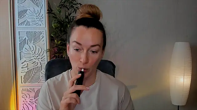 RebeccaMartinez online show from February 19, 6:10 am