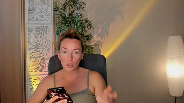 Snapshot of RebeccaMartinez chatting on July 14, 12:00 pm RebeccaMartinez online show from July 14, 12:00 pm